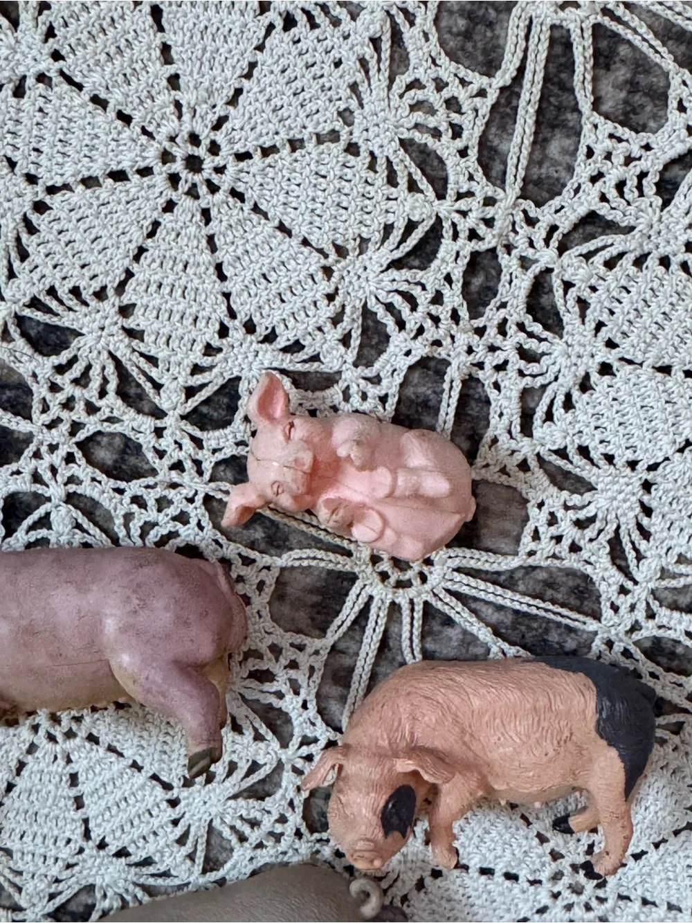 Vintage Pig Figurine Lot of 5 – Farm Animal Miniatures Mixed Styles
